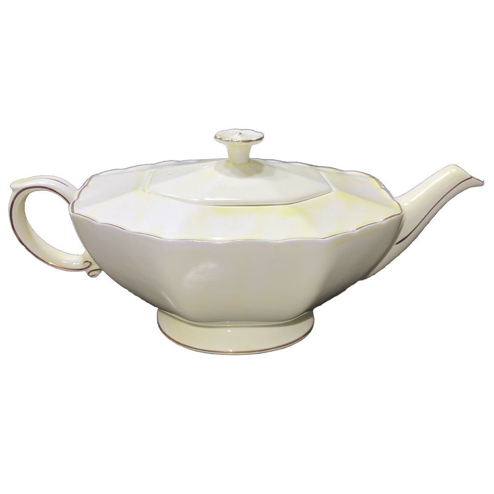 Vintage Duchess Fine‎ Bone China Glen Footed Teapot Made in England